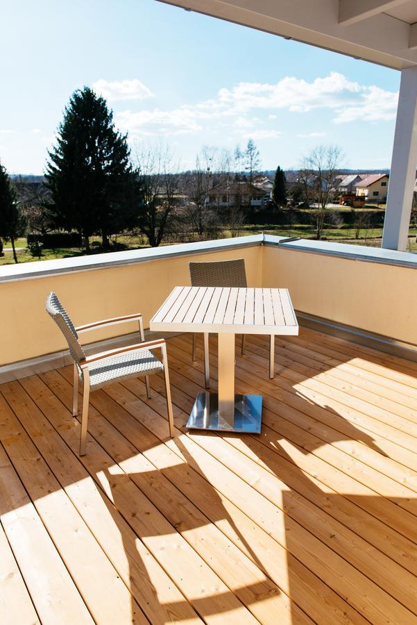 Rudersdorf Aparthotel Heuberger מראה חיצוני תמונה